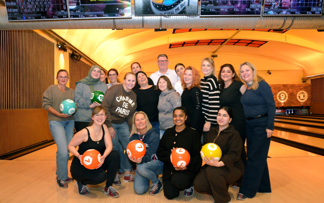 Ärztenetzwerk richtet Bowlingabend für Medizinische Fachangestellte aus